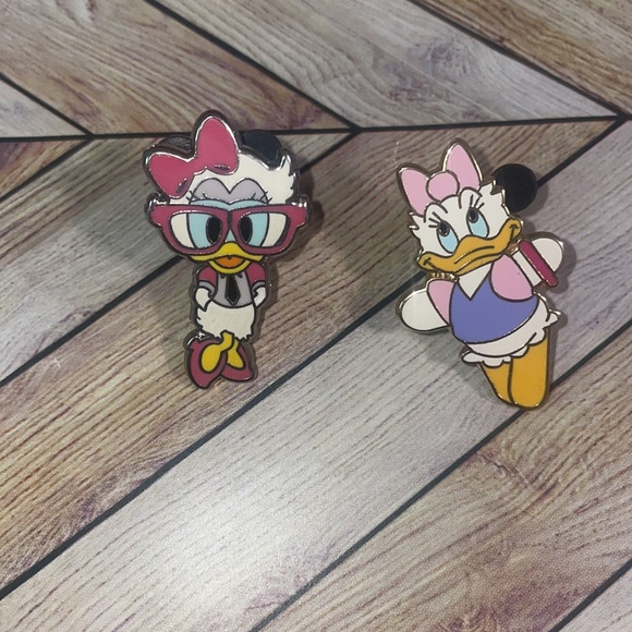 Disney Daisy Duck Pin BUNDLE - Picture 2 of 5